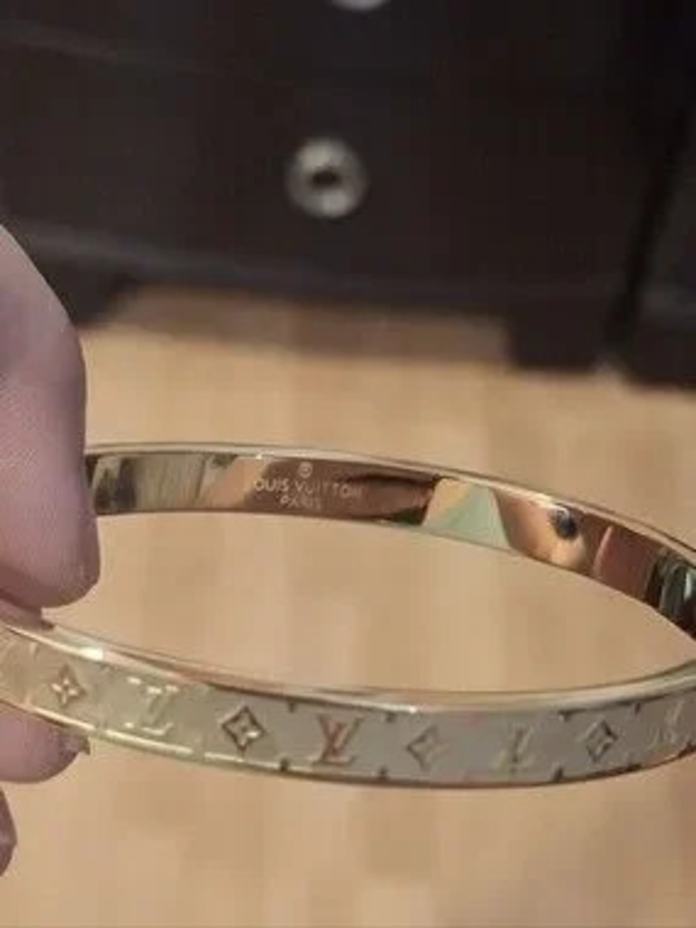Luxury Designer Inspired 18k Gold Plated Bangle Bracelet - Picture 2 of 5